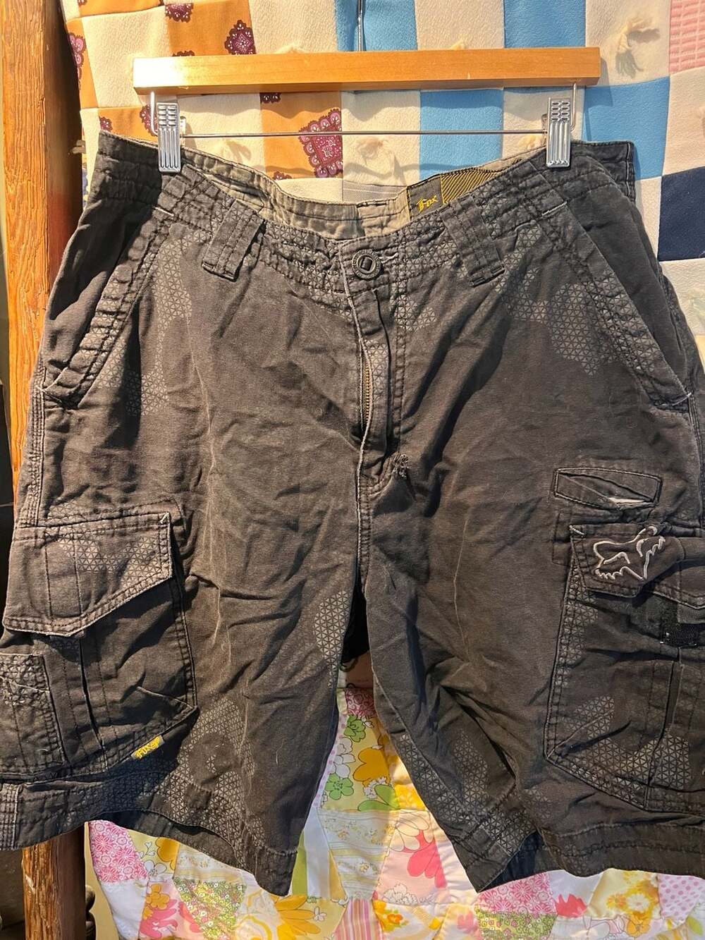 Fox Cargo Shorts Size 36 Black Geometric Pattern